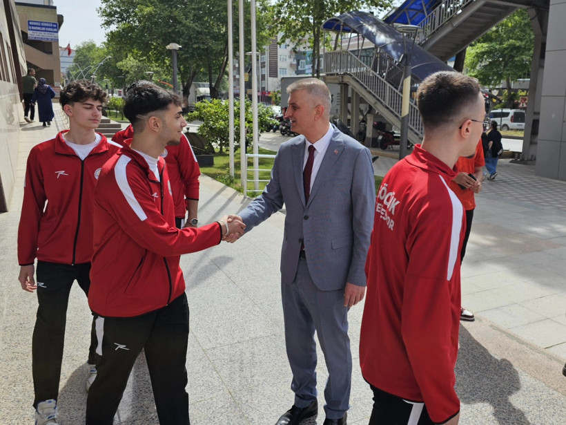 Gölcük Belediyespor Voleybol Takımı'nın hedefi: Türkiye Şampiyonası - Resim : 3