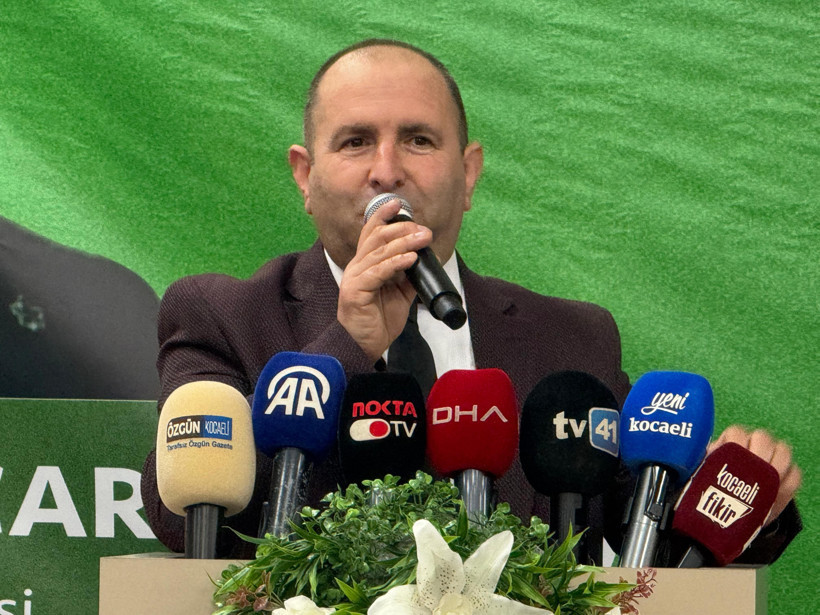 Ahmet Davutoğlu Kocaeli’de! “Bir gün gelecek efsane geri dönecek” - Resim : 2