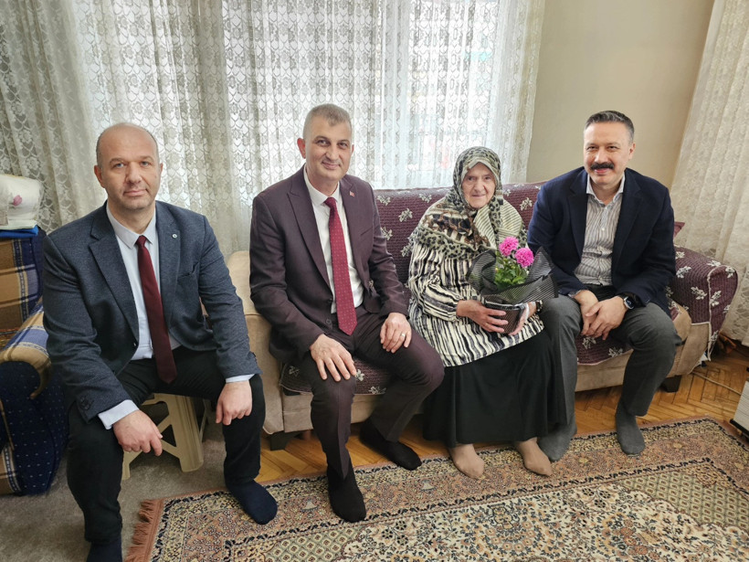 Ali Yıldırım Sezer'den anlamlı ziyaret - Resim : 2
