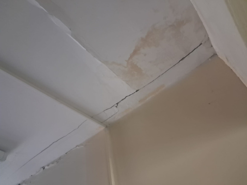 Depremden sonra çatlaklar oluşmuştu… Güzel Sanatlar Fakültesi binası boşaltıldı! - Resim : 1