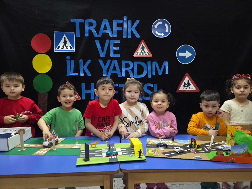 Kocaeli'de çocuklar trafik kurallarını eğlenerek öğrendiler - Resim : 3