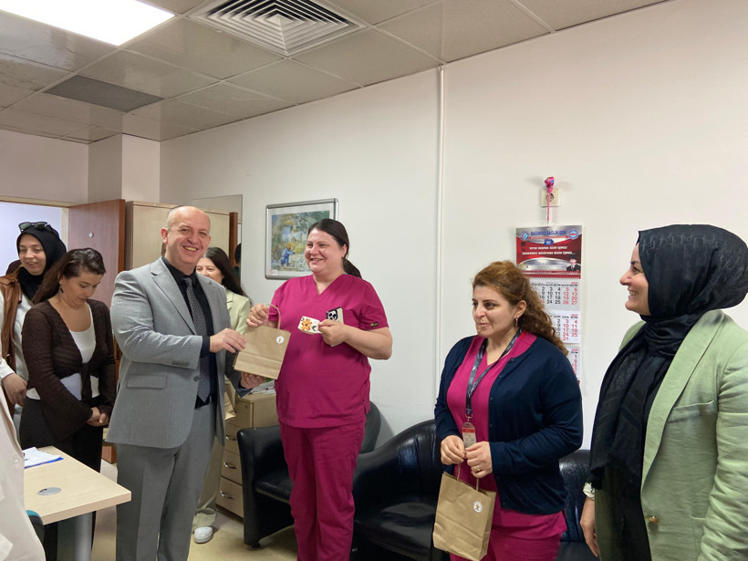 AK Parti İzmit İlçe Kadın Kolları'ndan hemşirelere ziyaret - Resim : 2