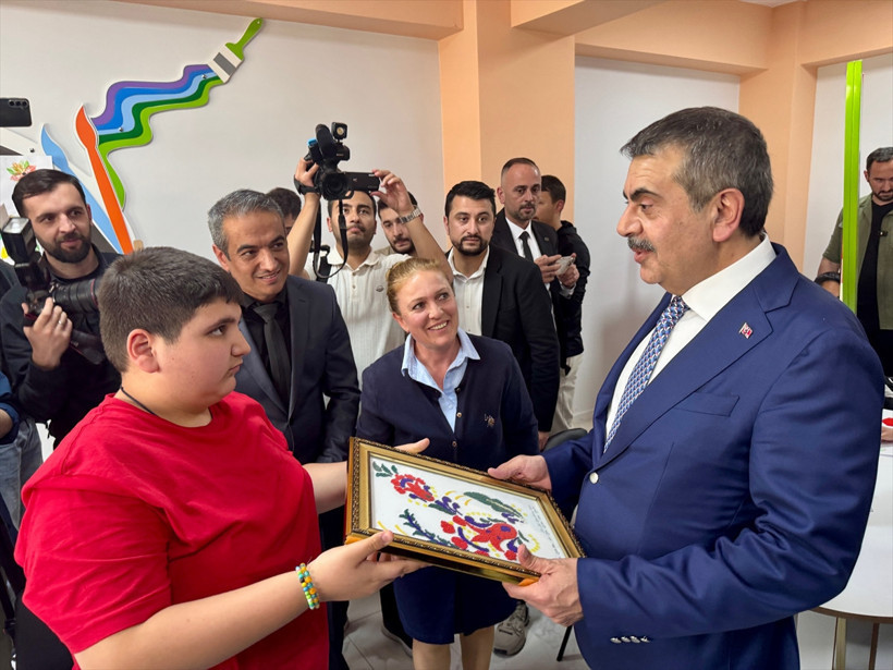 Yusuf Tekin Kocaeli'de okul açılışına katıldı: Bütün kademelerde 20'li rakamlara düşürdük - Resim : 3