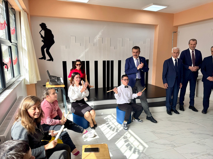 Yusuf Tekin Kocaeli'de okul açılışına katıldı: Bütün kademelerde 20'li rakamlara düşürdük - Resim : 5