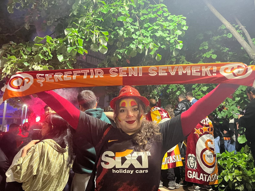 Kocaeli'de dikkat çeken kare! Fenerbahçe forması ile Galatasaray'ın şampiyonluğunu kutladı - Resim : 4