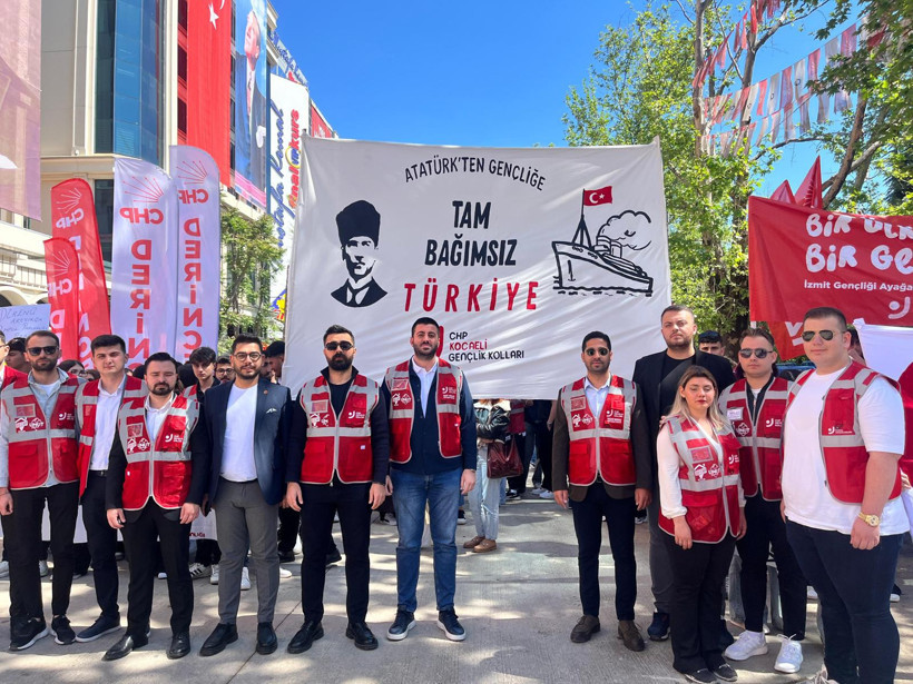 Gençlerden Ankara yürüyüşüne büyük destek - Resim : 3