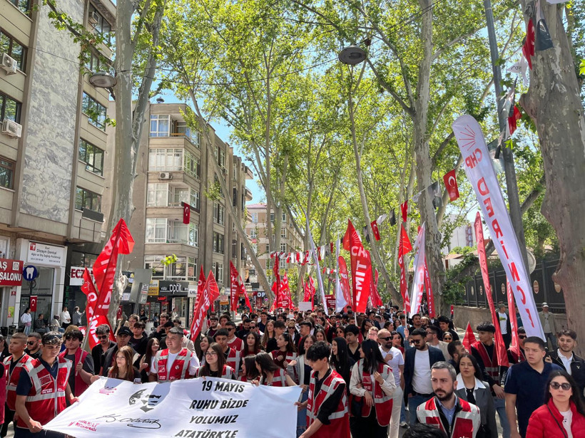 Gençlerden Ankara yürüyüşüne büyük destek - Resim : 2