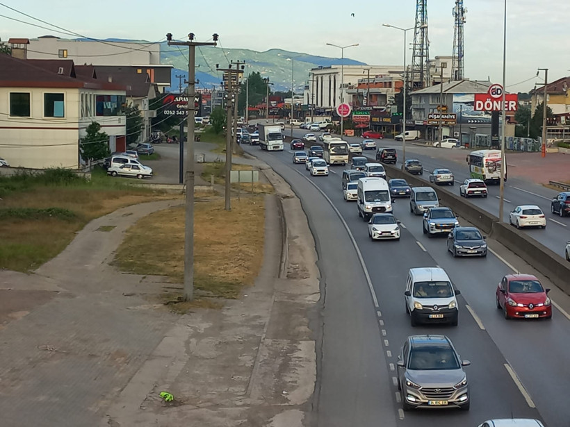 Kocaeli'de bayram tatili bitti trafik çilesi bitmedi! - Resim : 3