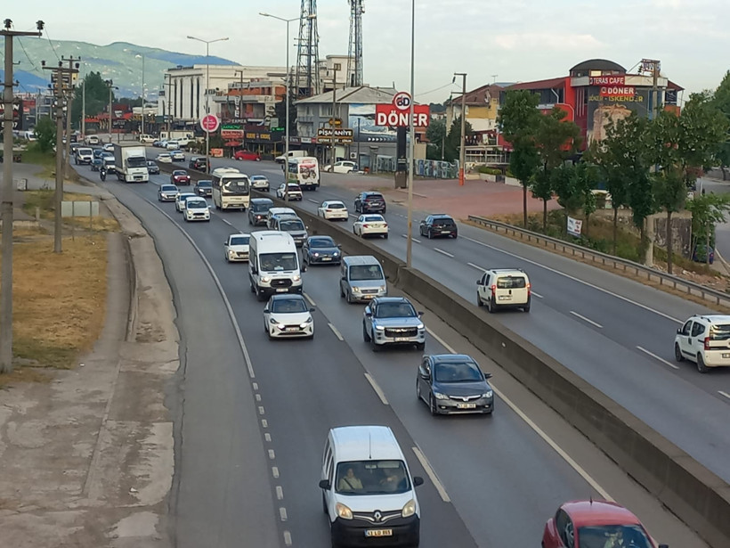Kocaeli'de bayram tatili bitti trafik çilesi bitmedi! - Resim : 2