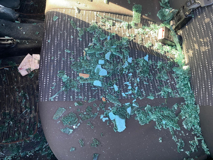 Muhtarın aracına saldırı! Daha önce yolunu kesmiş - Resim : 1