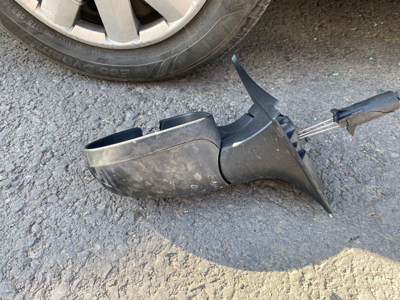 Muhtarın aracına saldırı! Daha önce yolunu kesmiş - Resim : 6