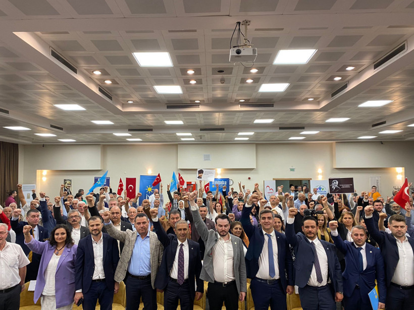 Cenk Özatıcı: Pazarlık yok diyorsunuz ama ortada açık bir teslimiyet var! - Resim : 4