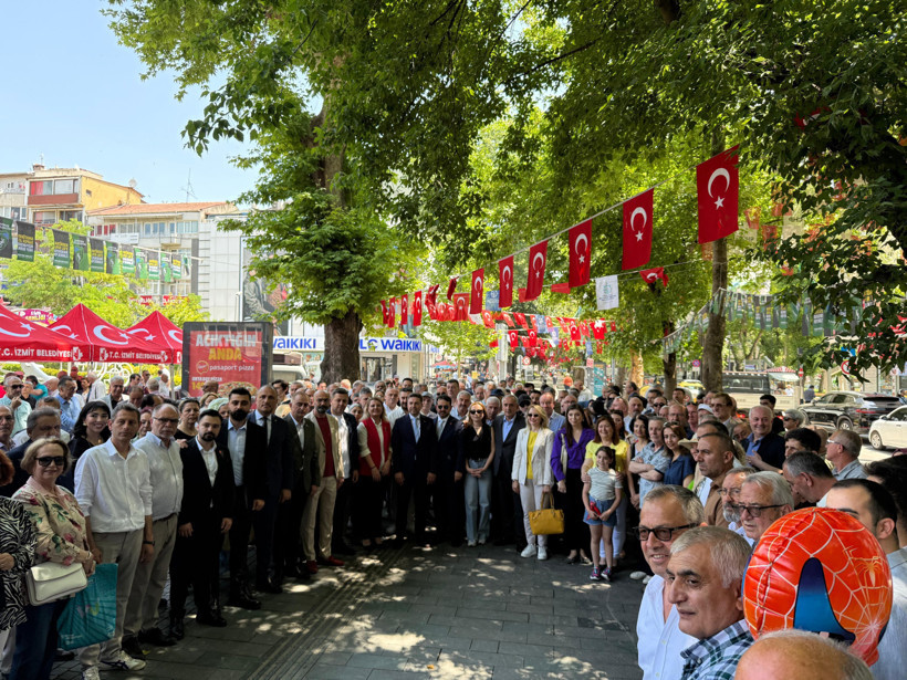 Bayramlaşmada Kemal Kılıçdaroğlu mesajı! “Seçilmeden kimse genel merkezin kapısından giremez” - Resim : 1