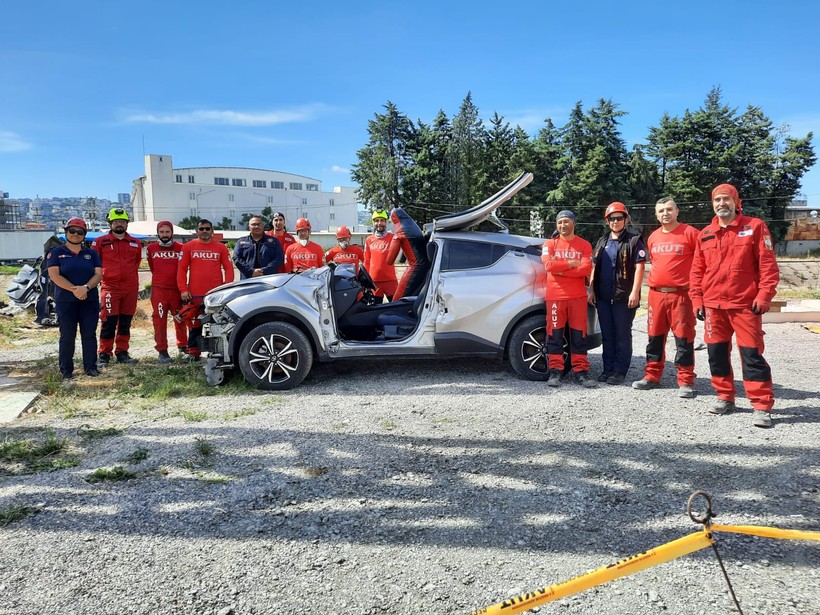 Büyükşehir İtfaiyesi'nden AKUT'a iki aşamalı eğitim - Resim : 1