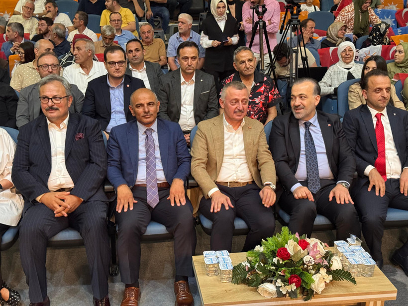 Tahir Büyükakın’dan Özgür Özel'e Kocaeli daveti! “Gel sen aday ol” - Resim : 1