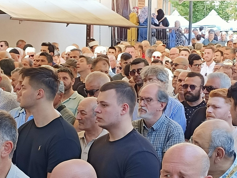 Yaşar Can babasını son yolculuğuna uğurladı - Resim : 3