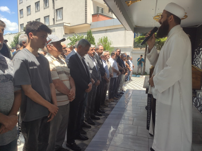 1923'te doğumlu 30 torunu var… Cumhuriyet ile yaşıt Şükriye nine hayatını kaybetti - Resim : 1