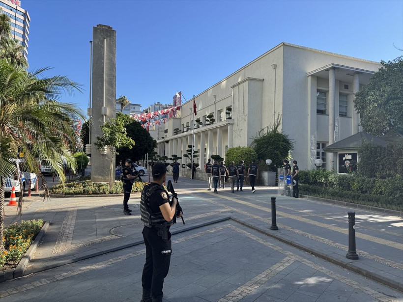 CHP'li belediyelere yolsuzluk operasyonu! Belediye başkanları gözaltına alındı - Resim: 2