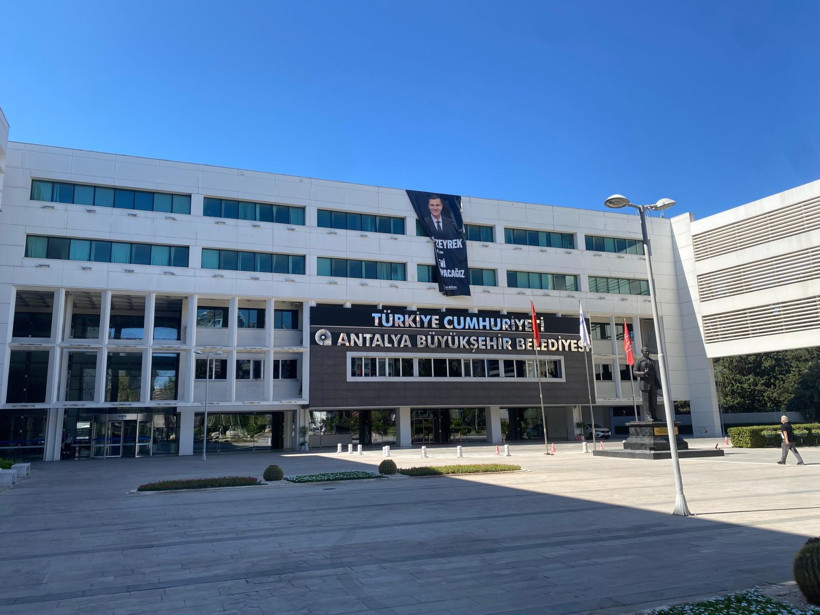 Büyükşehir Belediye Başkanı gözaltına alındı - Resim: 3