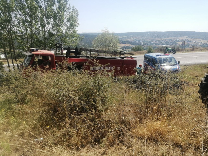 30 dönümlük tarla yanarak kül oldu! - Resim : 4