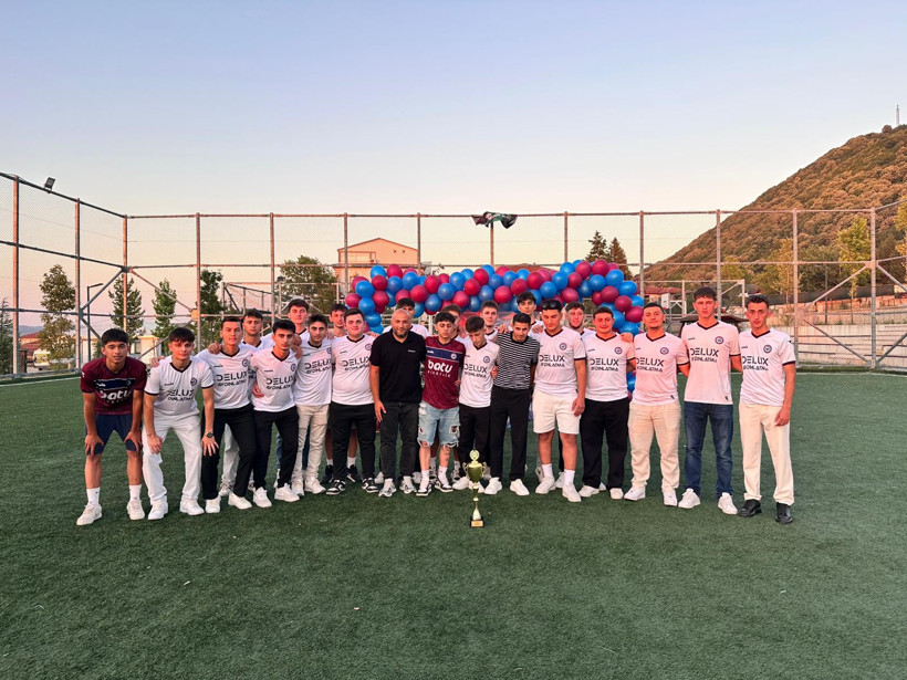 Arslanbey Organize Sanayi U-18 için görkemli kupa töreni! - Resim : 2