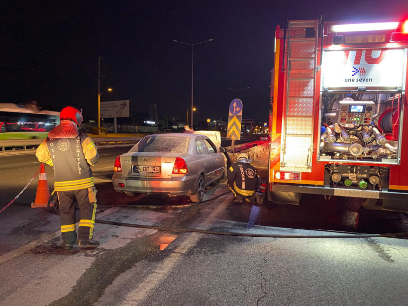 Bariyerlere saplandı: Burnu bile kanamadı - Resim : 2