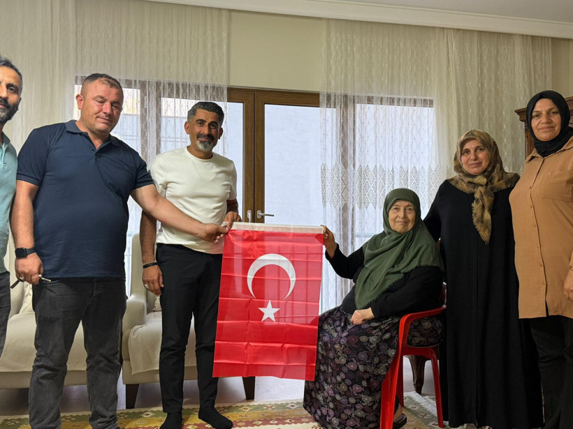 AK Parti’de bir günde 12 bin üye ziyareti - Resim : 2