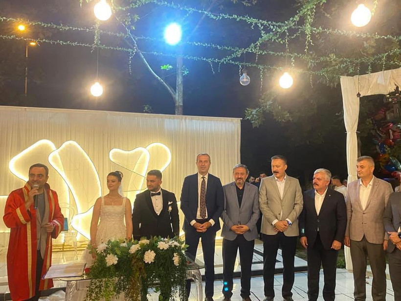 Süleyman Gökbayrak oğlunu evlendirdi - Resim : 1