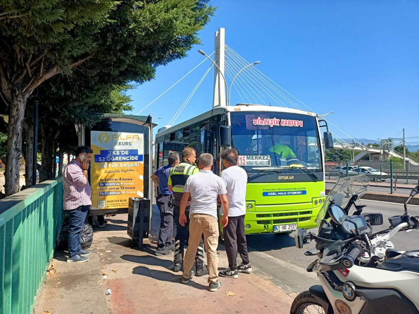 Kocaeli'de korkutan olay: Yolcusu ile tartıştı, bıçağı boynuna dayadı! - Resim : 4