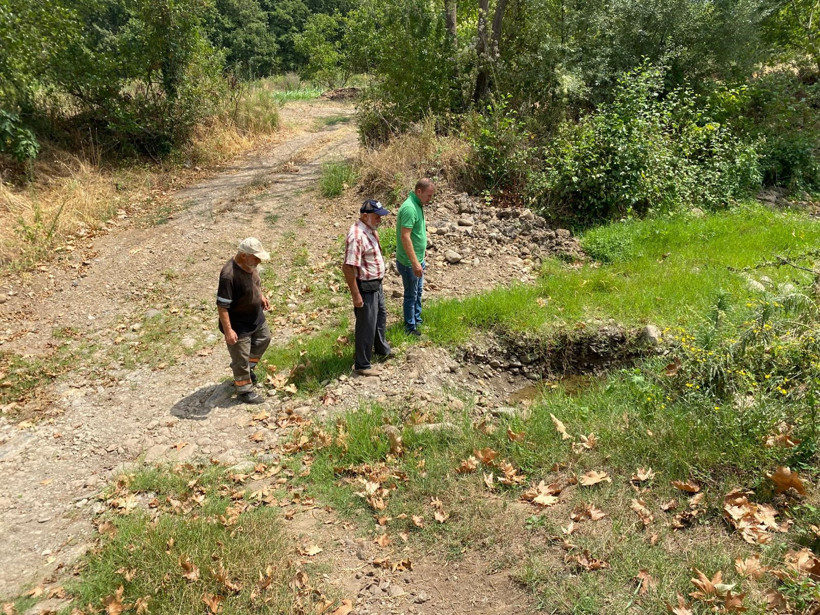 Çiftçiler şaşkın! Geleneksel yöntemler ile su arıyorlar - Resim : 4