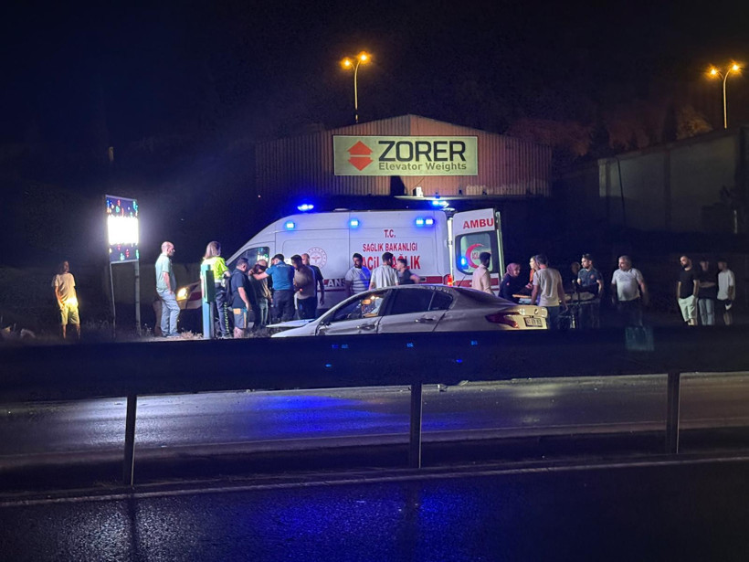 Kontrolden çıkan otomobil bariyere çarptı! - Resim : 1