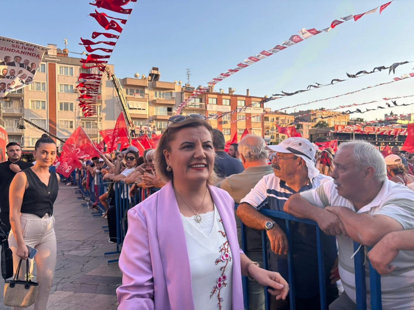 Aydın’da düzenlenen mitinge katıldı; Fatma Kaplan Hürriyet’ten Özlem Çerçioğlu göndermesi! - Resim : 2