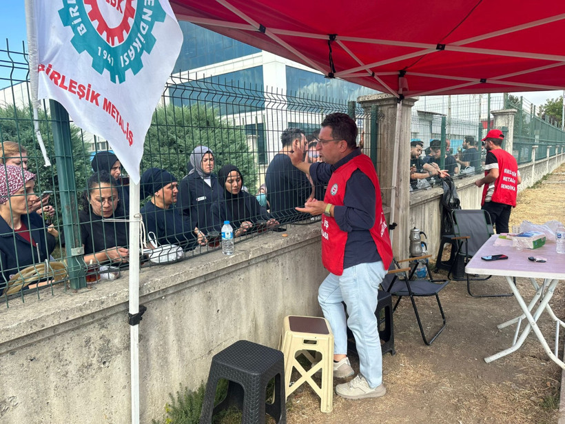 Telat Çelik SAG Hidrolik’te işçilere tellerin arkasından ulaştı! Direniş 14’üncü gününe girdi - Resim : 2