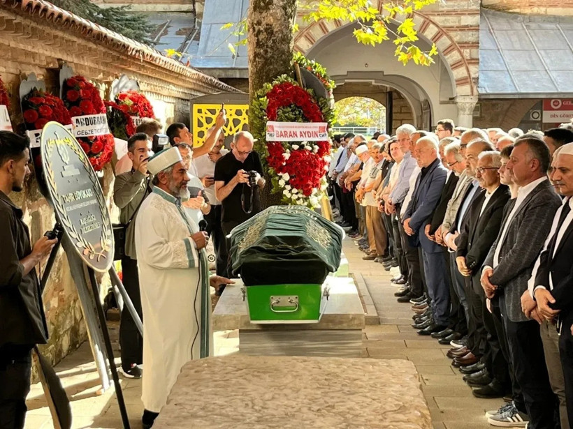 Eski milletvekili Cemalettin Kaflı, son yolculuğuna uğurlandı - Resim : 3