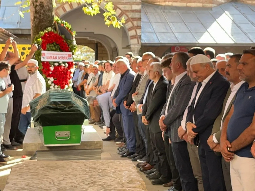 Eski milletvekili Cemalettin Kaflı, son yolculuğuna uğurlandı - Resim : 1