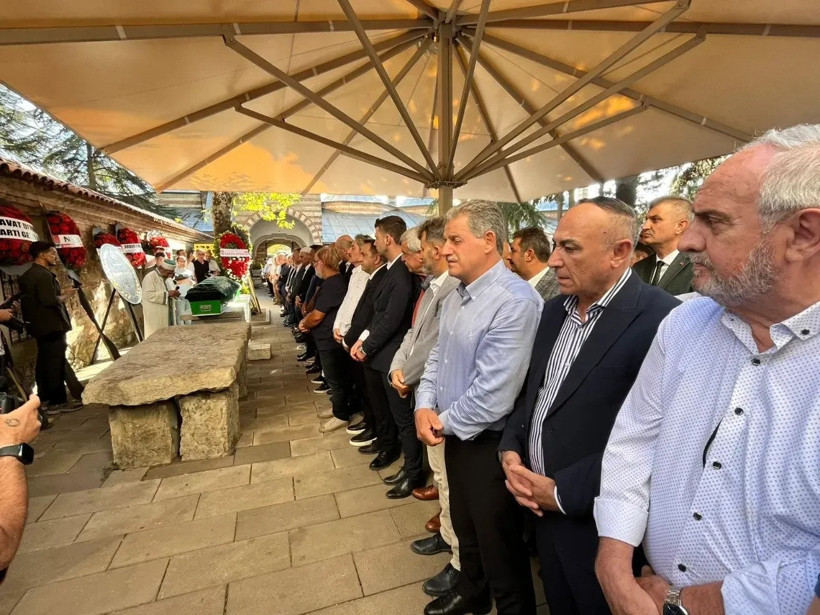 Eski milletvekili Cemalettin Kaflı, son yolculuğuna uğurlandı - Resim : 2