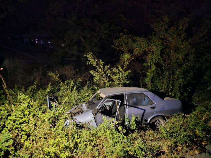 Kontrolden çıkan otomobil şarampole uçtu! - Resim : 2