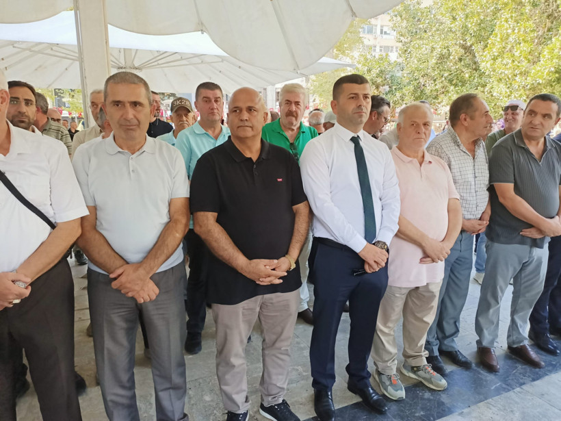 Mehmet Açık kayınpederini son yolculuğuna uğurladı - Resim : 3