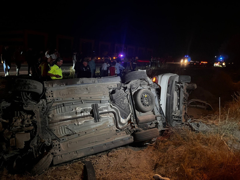 İki araç da takla attı... Ortalık karıştı! - Resim : 1