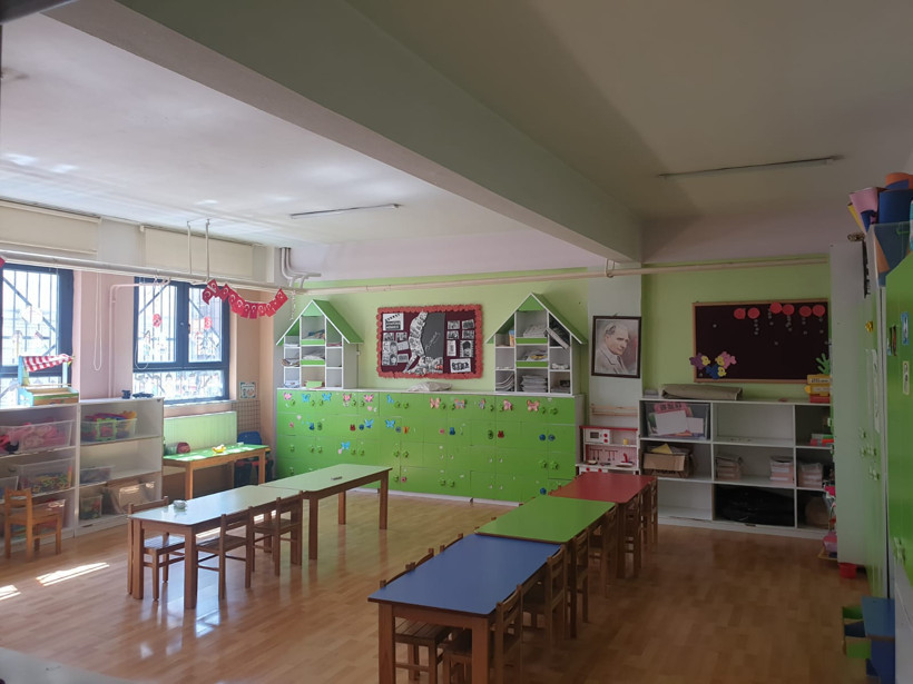 Kocaeli Büyükşehir Belediyesi'nden okullara binlerce litre boya desteği! - Resim : 1