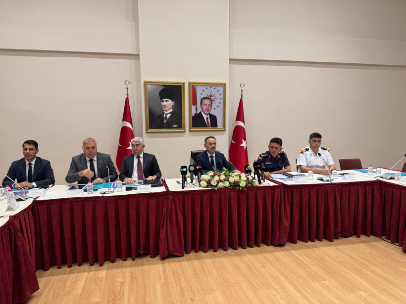 Vali Aktaş kentin asayiş raporunu açıkladı: Olayların aydınlatılmasında yüzde 100 başarı gösterildi! - Resim : 1