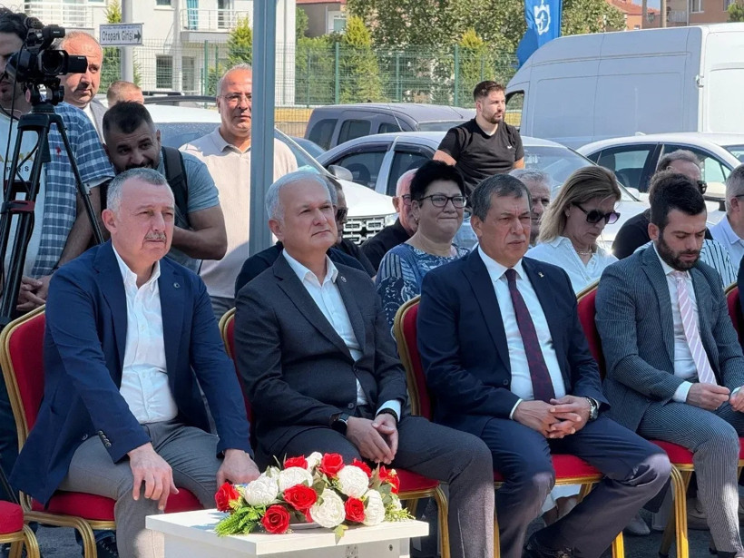 Ahmet Çalık’tan Tahir Büyükakın’a: Teşekkür ediyoruz ama yetmez diyoruz - Resim : 2