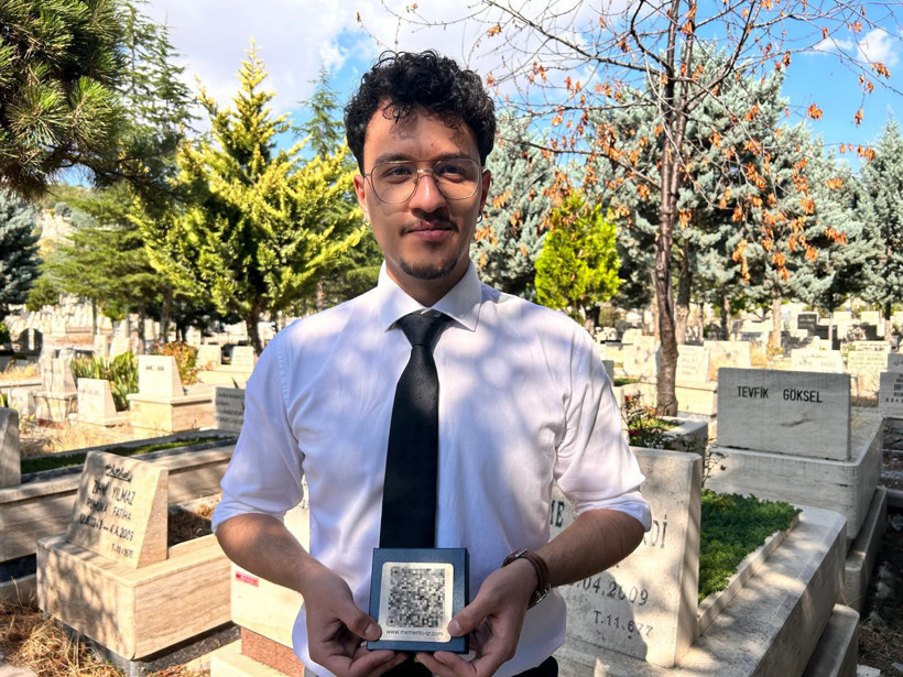 Görenler gözlerine inanamadı... Yeni nesil mezar taşları - Resim : 3