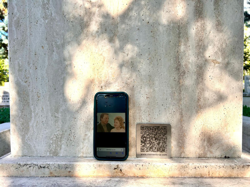 Görenler gözlerine inanamadı... Yeni nesil mezar taşları - Resim : 2