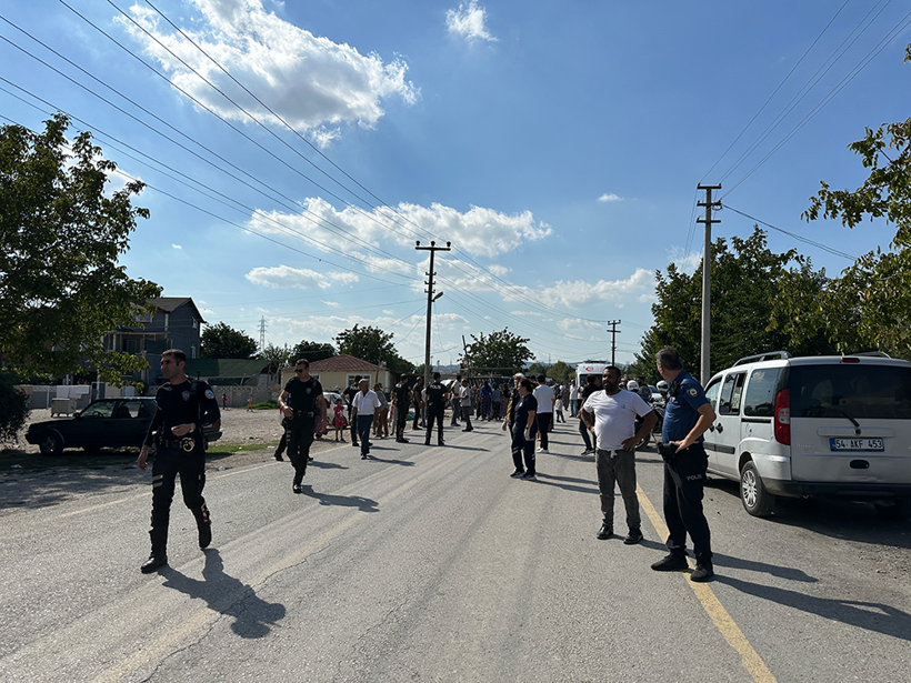 İki grup arasındaki tartışmada evler ateşe verildi! - Resim : 1