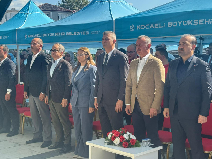 Tahir Büyükakın muhalefete terminal açılışında yüklendi: Biz yapmaya devam edeceğiz onlar konuşmaya - Resim : 1