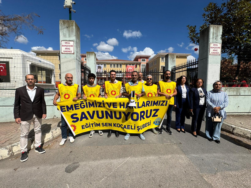 Hedise Evyap İlkokulu önünde okul müdürüne tepki! “İşlem yapacak mısınız?” - Resim : 3