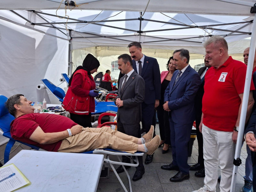 İlhami Aktaş, kan bağışı etkinliğine katıldı - Resim : 3