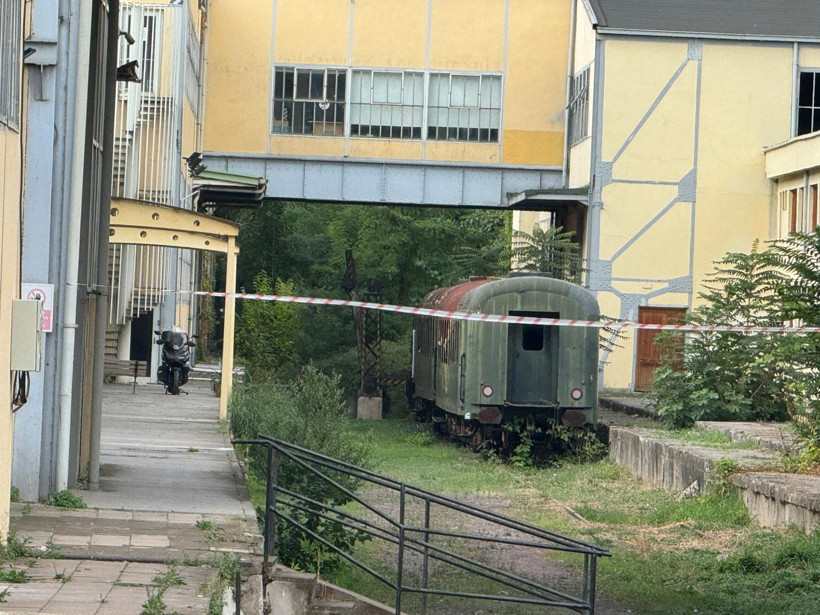 Yıllar geçti ama değişen bir şey yok… Tarihi vagonlar atıldıkları yerde çürümeye devam ediyor! - Resim : 5