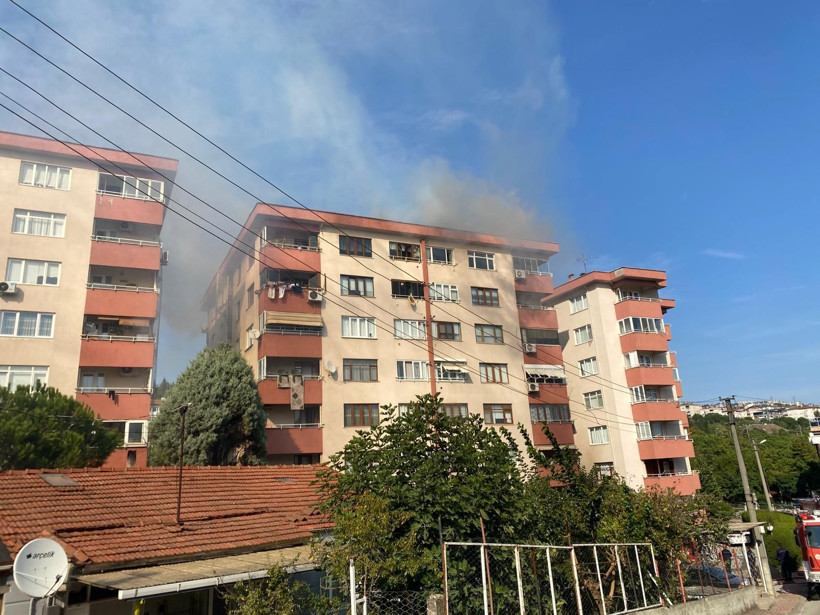 Çatıda çıkan yangın paniğe sebep oldu! - Resim: 7
